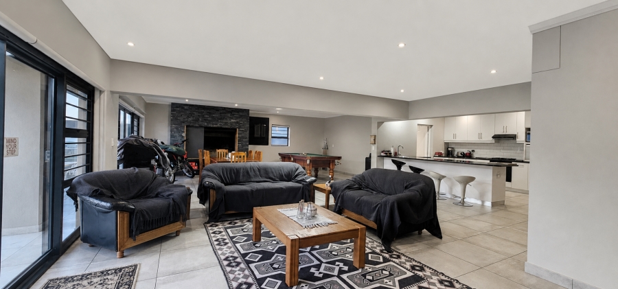 8 Bedroom Property for Sale in Myburgh Park Western Cape